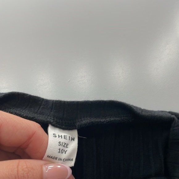 Black SHEIN cropped tight fitting top - Picture 3 of 3